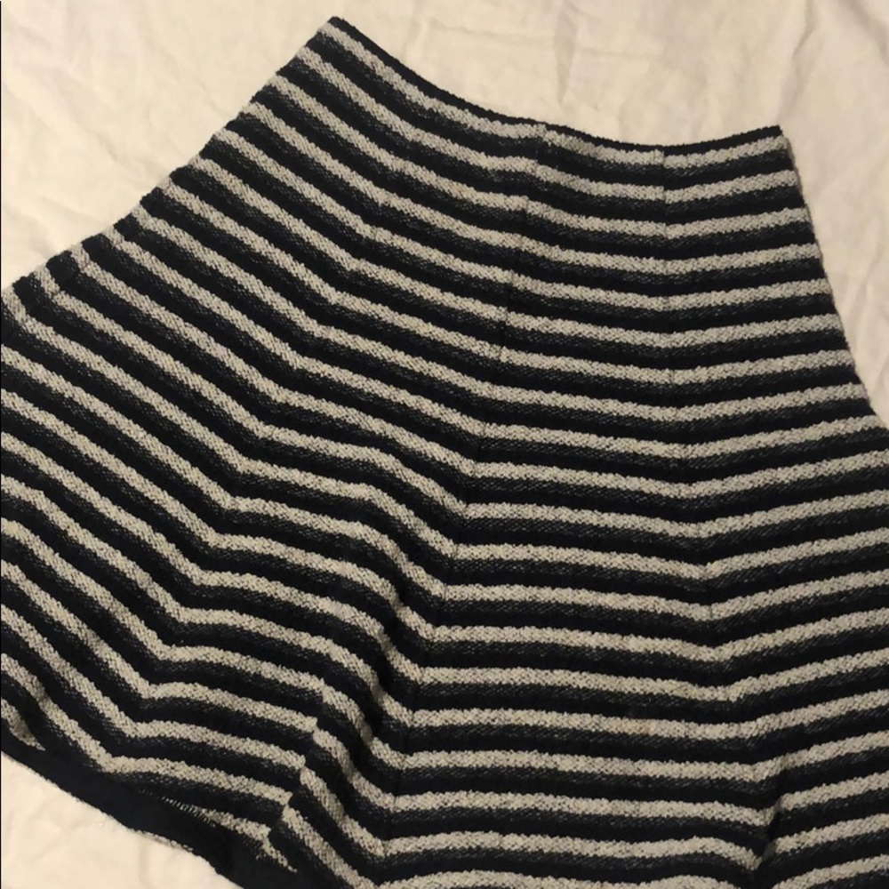 Like New Theory Skirt | Navy and White Stripes